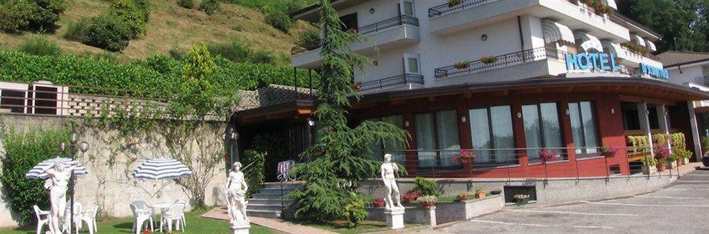 Lo Scoiattolo Hotel Massino Visconti Exterior foto