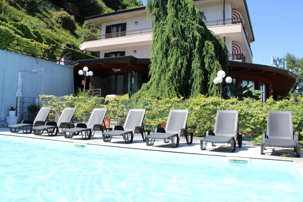 Lo Scoiattolo Hotel Massino Visconti Exterior foto