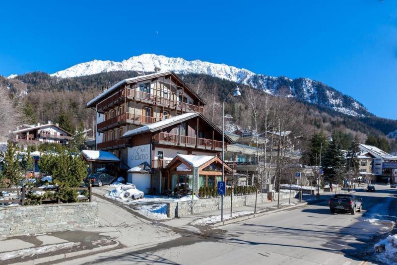 Lo Scoiattolo Hotel Massino Visconti Exterior foto